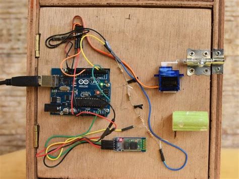 arduino servo lock